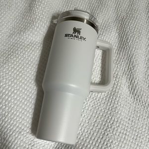 Stanley 40oz Tumbler - white